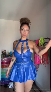 I got every type of outfit let me dress up for you