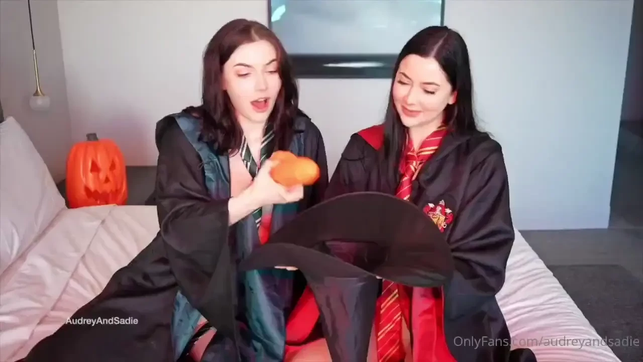 Two naughty hogwarts students skip potion class in the room of 