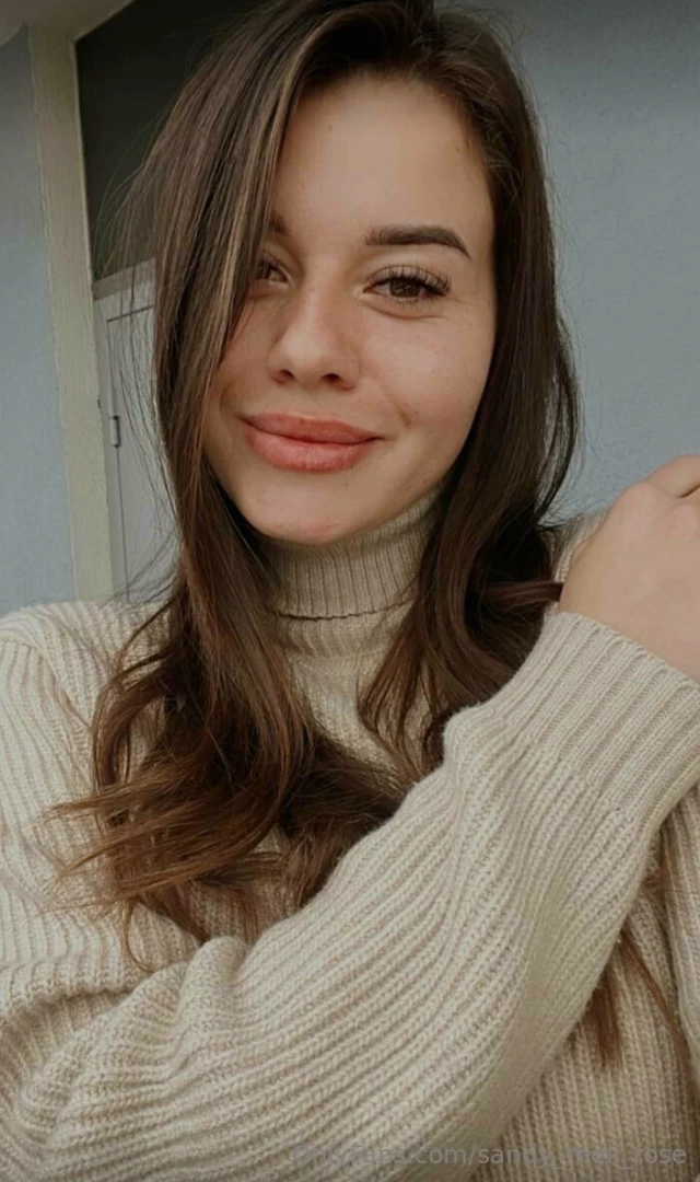 My kinky bestie kiss_sophie very slutty babe she loves to spread her part 26 