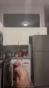 Join me as i prep my dinner in the airbnb during my vacation it s just