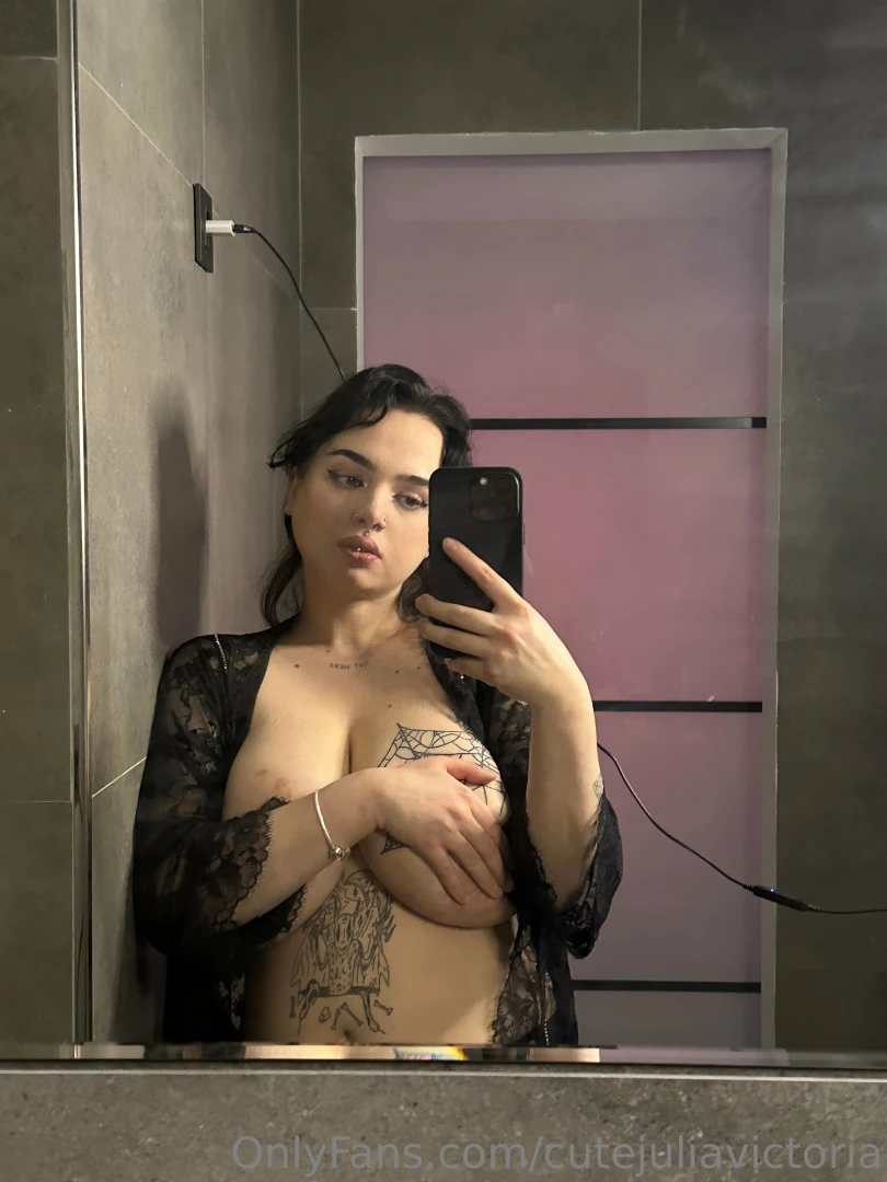 What would be the best way for me to get you off after work a tit job 