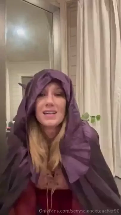 Hocus pocus you better focus sarah sanderson has cum back from the 