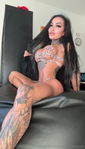 I could pin you down with one hand wanna test me part 1