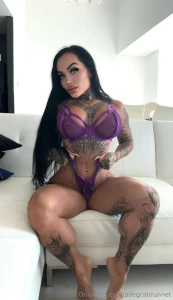 I wear lingerie to remind you who s in charge part 1