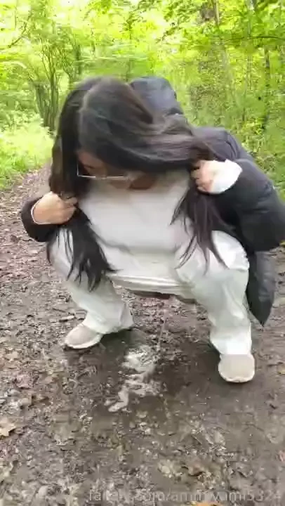 Going for a nice walk fyp ass asshole chubby bbw cutegirl peeing piss 