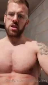 Handy man vid
