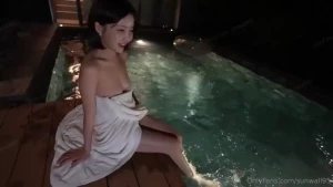 Masturbate in the water swimming pool part 1