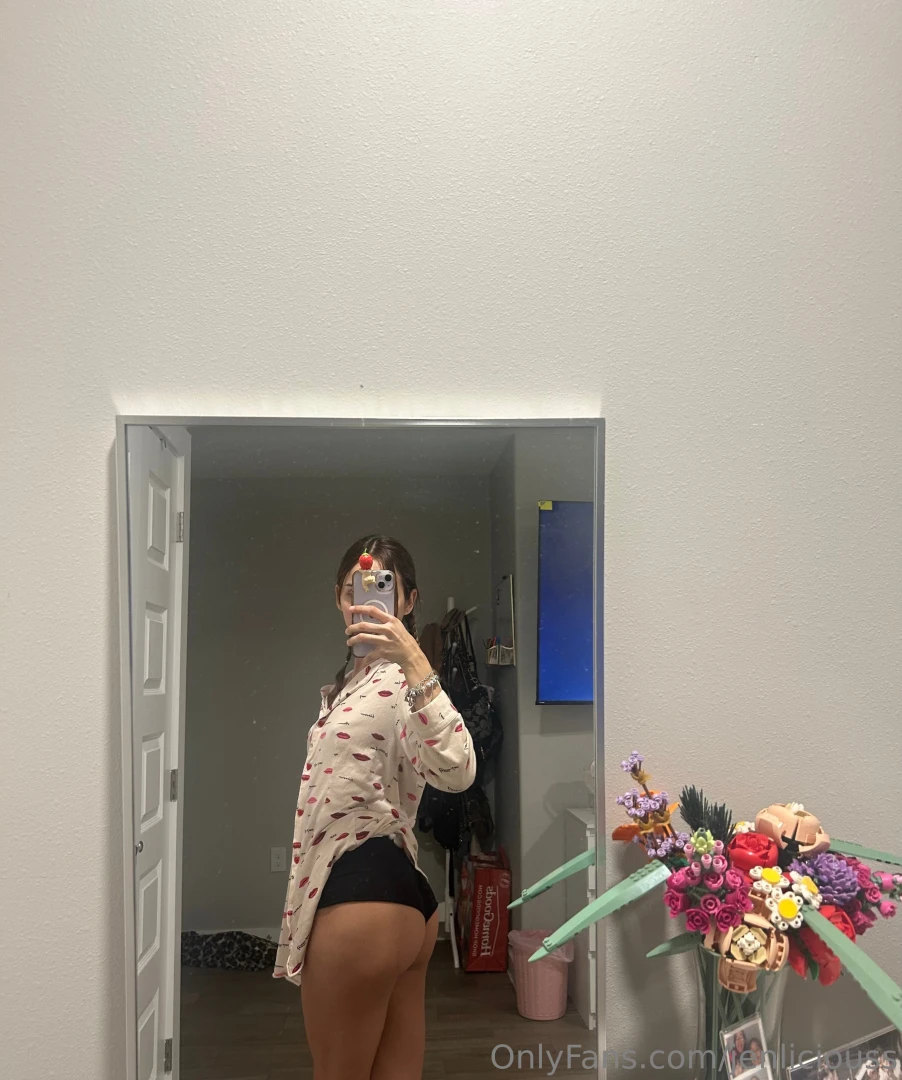 There s a new video in your dms babe go unlock it now 