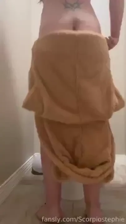 Omo omorashi desperation holding fullbladder bladderfull wetting 