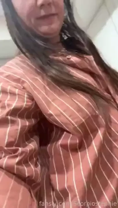 Goodmorning piss pee in the toilet wc and the other video is from snap 