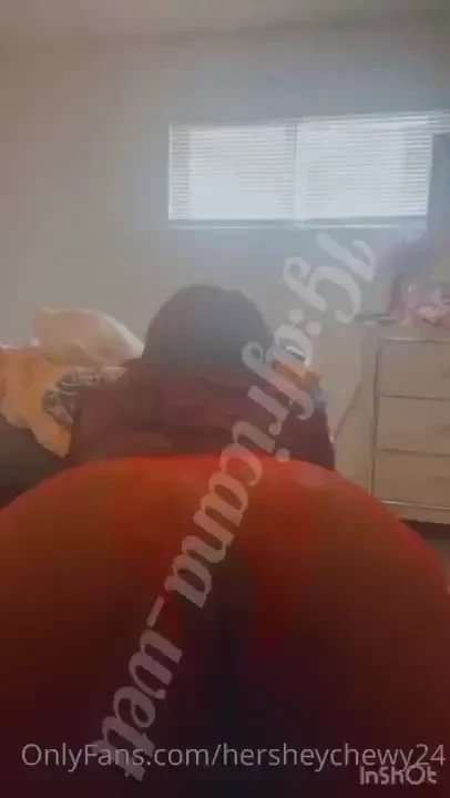 Big phat ass clapping for you just look at that asshole saying hey 