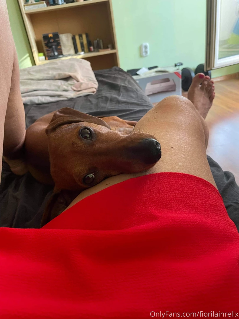 I think my leg is a very comfortable pillow look at the dreaming eyes part 2 