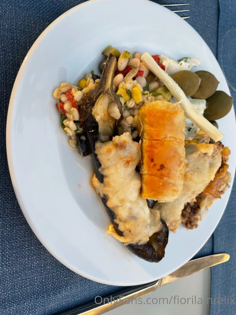 Have a lovely hump day ooh here is like a paradise 