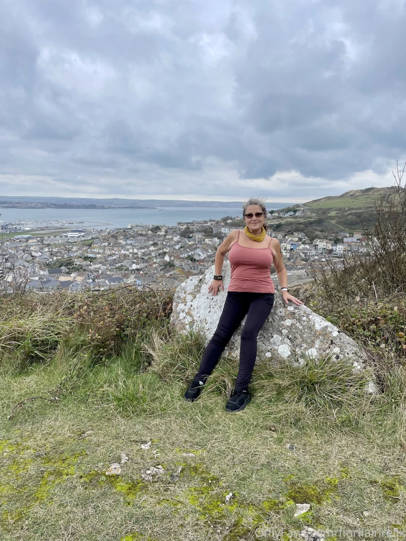 Hope you are having wonderful friday and you are ready for a fabulous part 9 