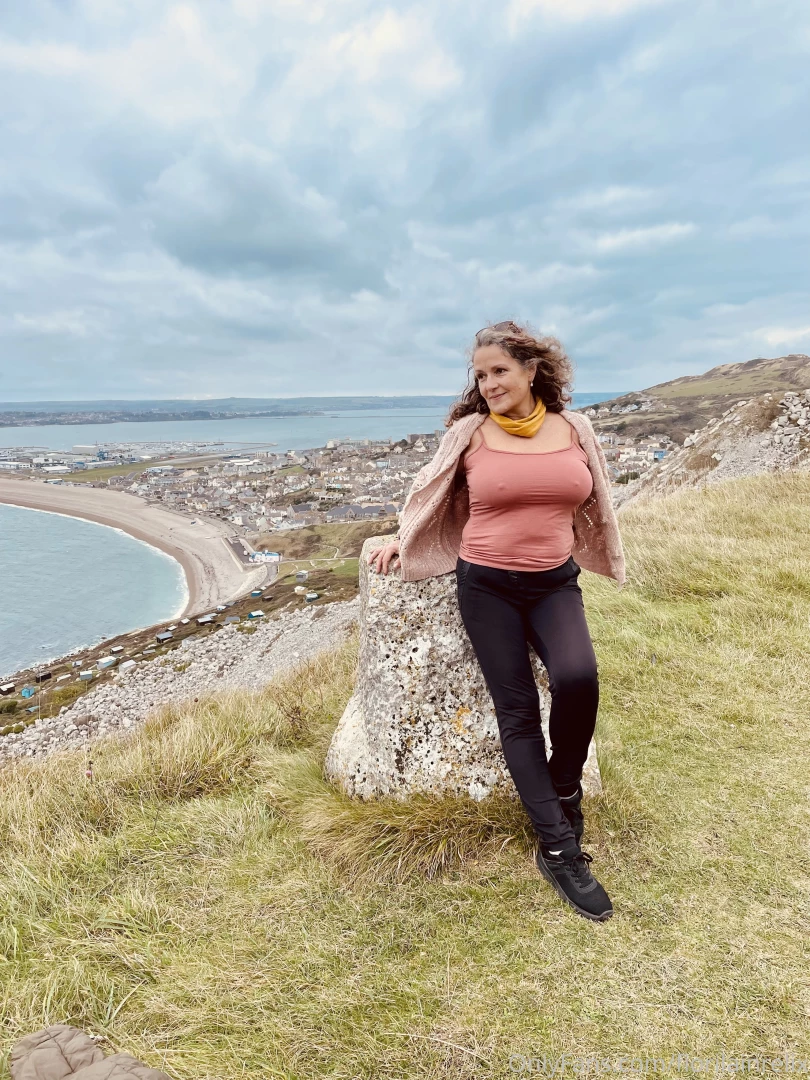 Hope you are having wonderful friday and you are ready for a fabulous part 1 