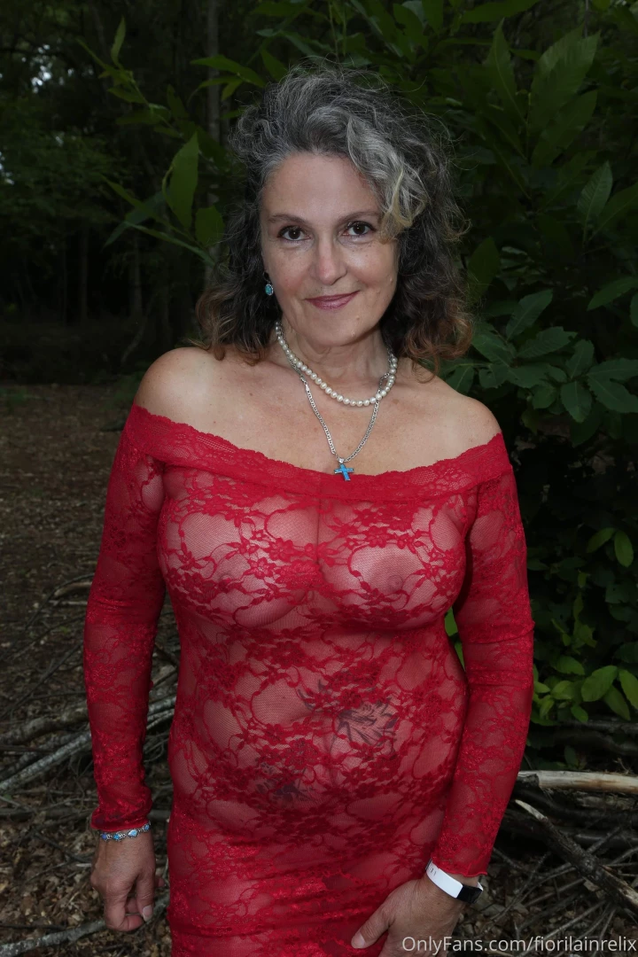 Happy sunday guys do you like a naked walk in the forest what would 