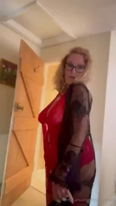 Have a lovely day on thursday the lady in red is sending you love and 