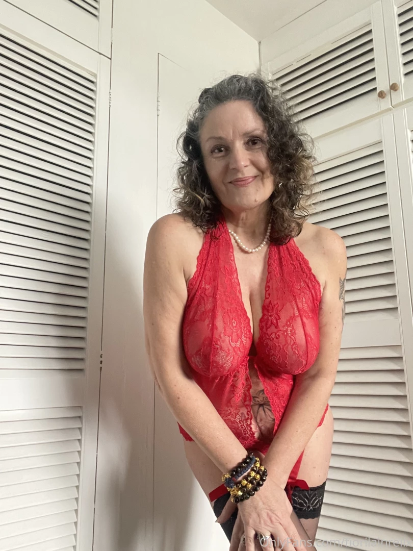 Red or black what do you prefer happy hump day guys kisses part 1 