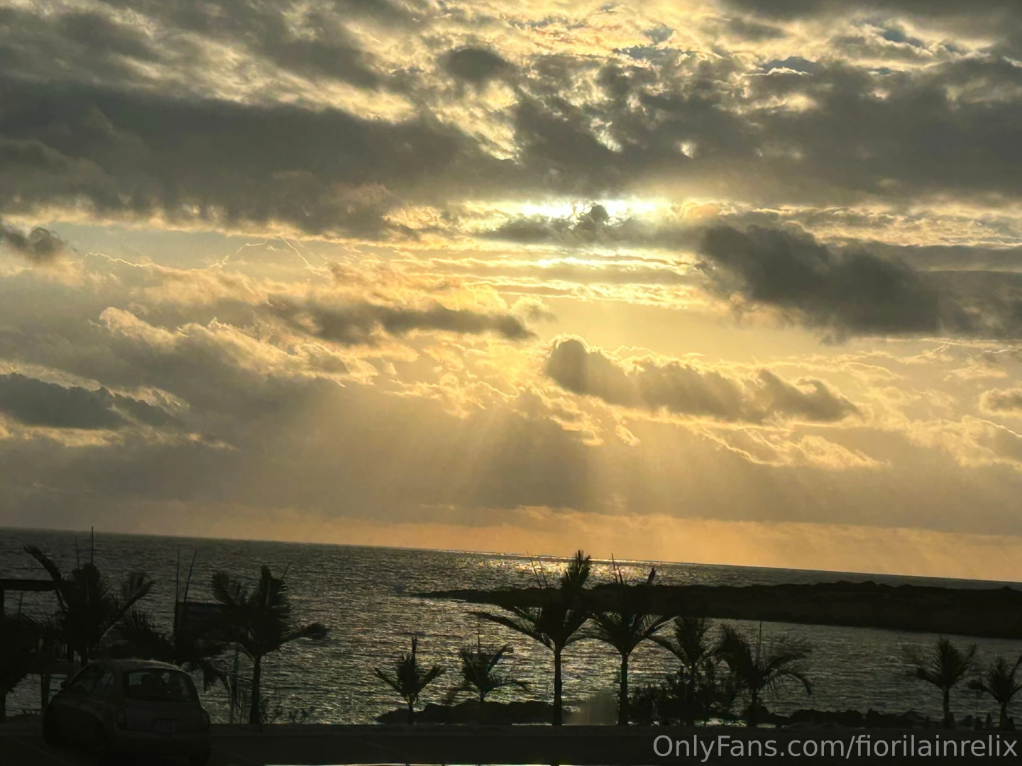 Hey guys happy friday last day in the paradise today and tomorrow i part 7 