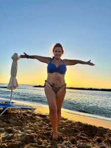 Hey guys happy friday last day in the paradise today and tomorrow i part 8