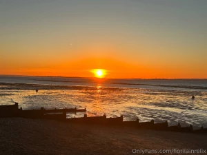 Some sunset from tonight and some memories from the beach dreaming for part 1