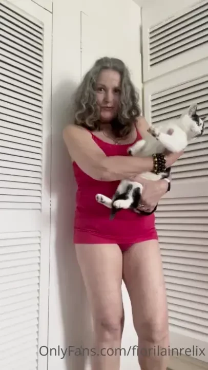 Good morning guys have a lovely thursday do you like my pussy cat 