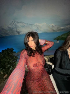 Love this girl lunababyy69 we do dick rates together btw just dm her