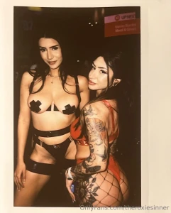 Love this girl lunababyy69 we do dick rates together btw just dm her part 1