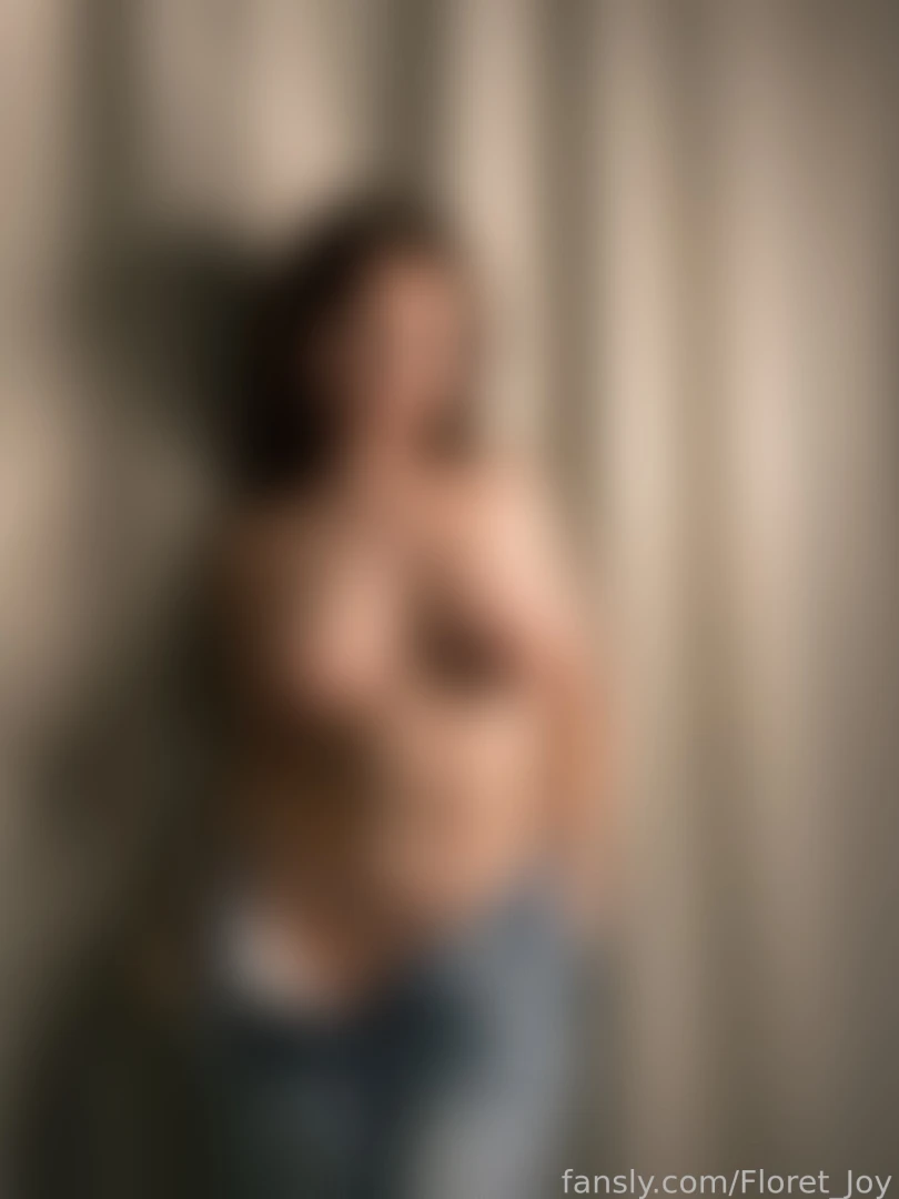 I pull on my jeans and run to prepare christmas content for you young part 1 