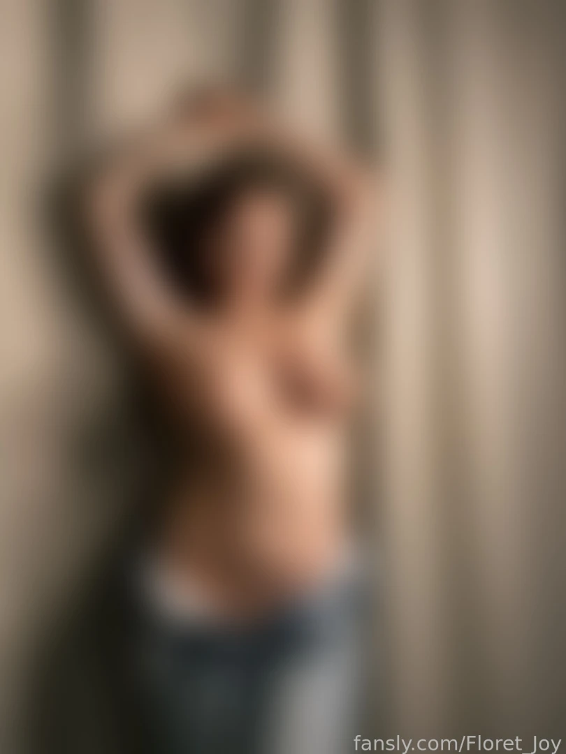 I pull on my jeans and run to prepare christmas content for you young 