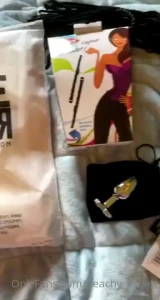 Keep swiping right if you want to see what i got in the mail this