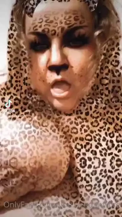 Mmmm ovo je najdivljija ma kica this cat is so wild ooo yesssss 