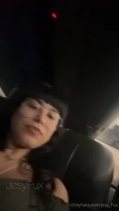 Sali paja en el bus y el de adelante ni enterado m ralo completo en mi