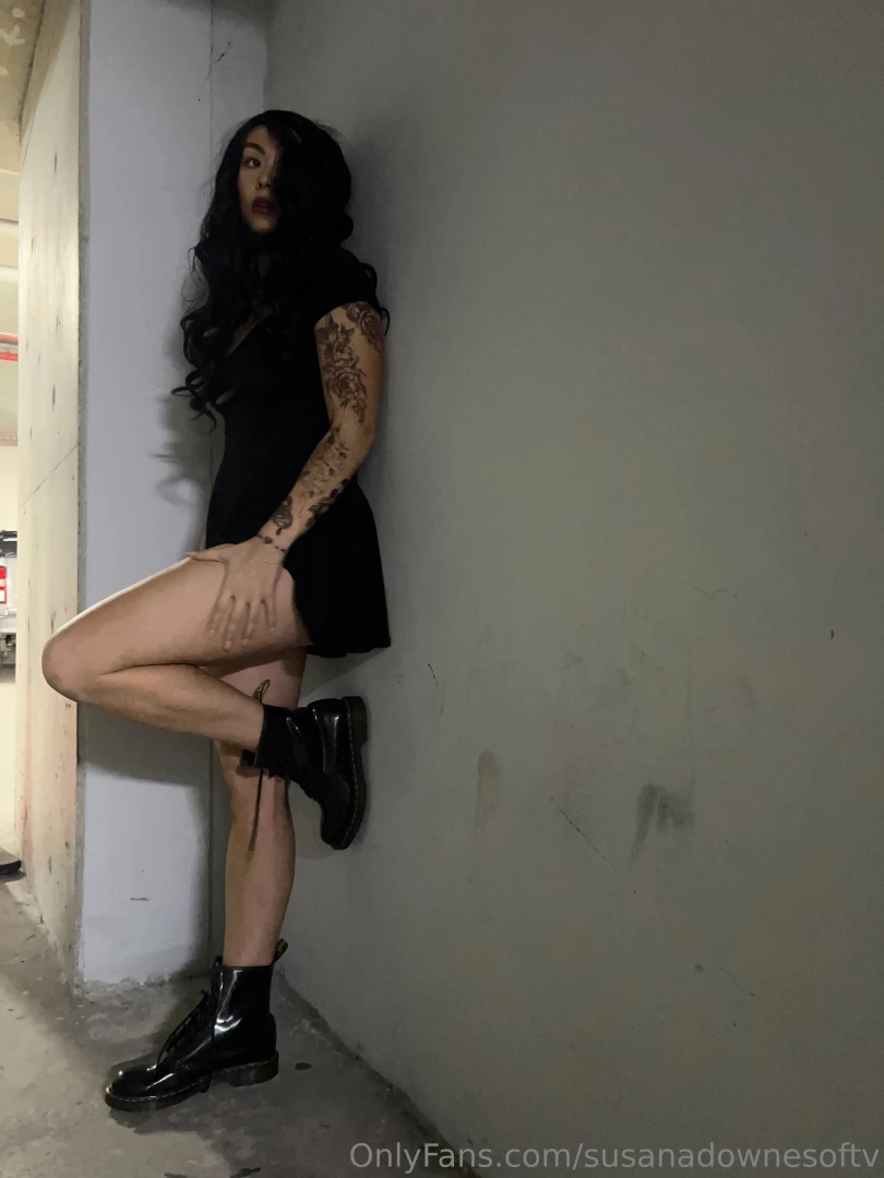 I think i m gonna go live tonight - i ve got the house to myself this 