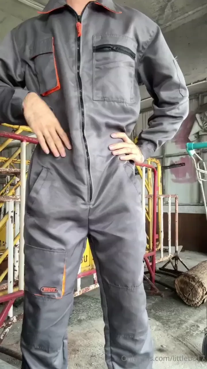 Cum shot at 16 00 mins is it just me or is it this coverall cuz i can 