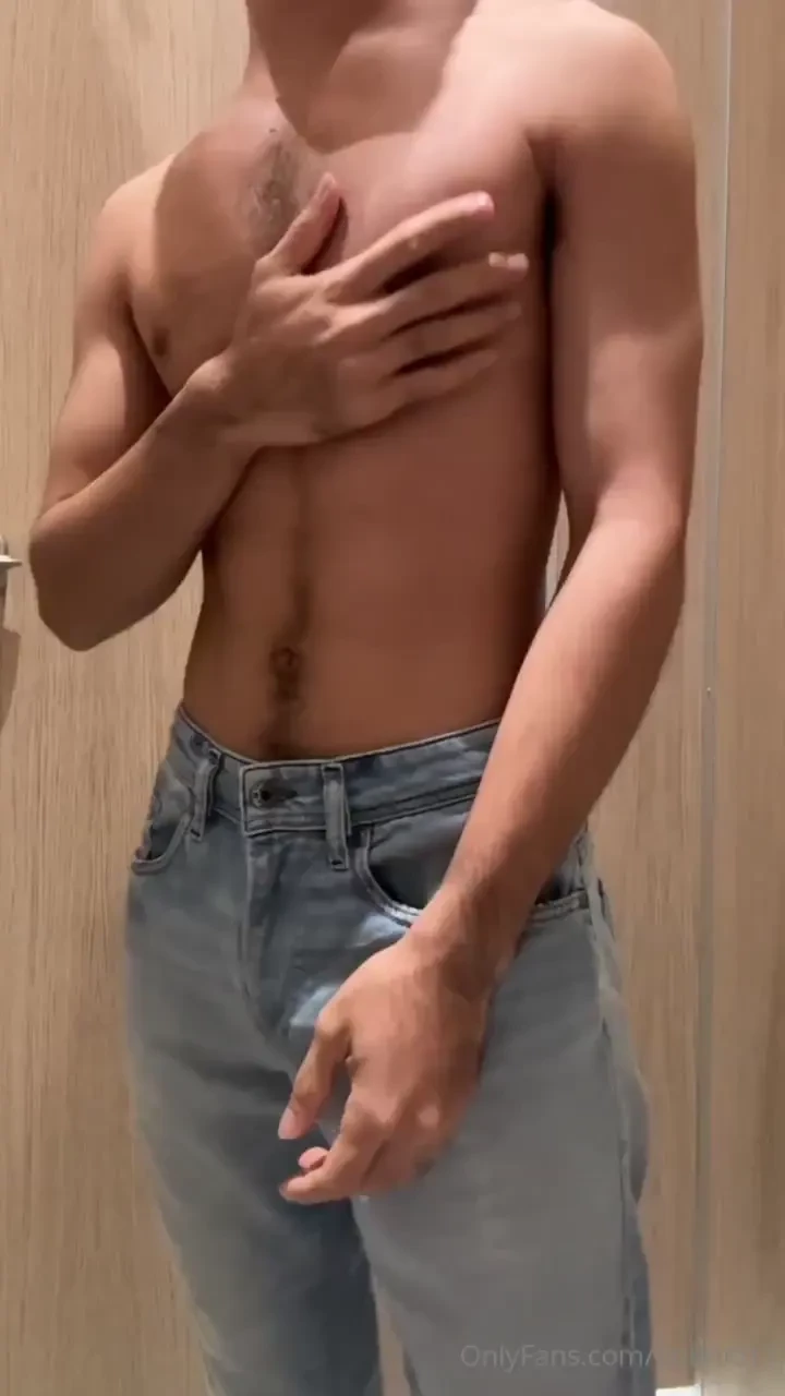 Full video with cum shot cum shot at 9 45 mins i went to relieve 