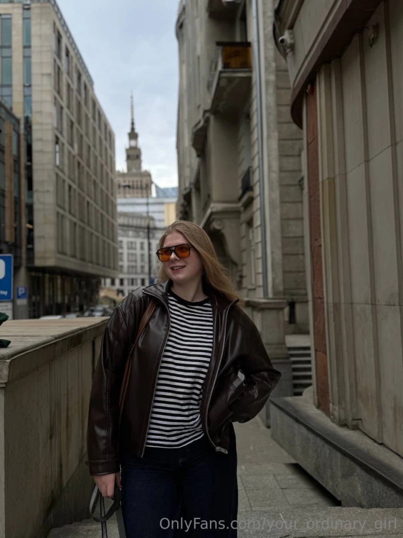 City hustle is my background but i m the main character of my day part 1 