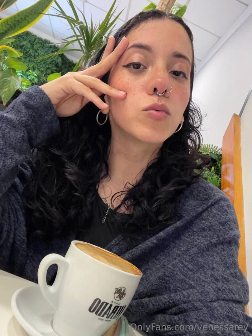 Finding delicious vanilla milk coffee is a whole quest for me why does 