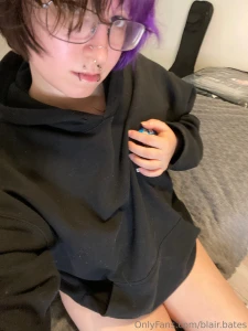 My course hoodie swipe to see my pretty pussy