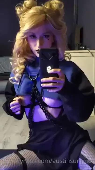 Who else is really into some good underboob 