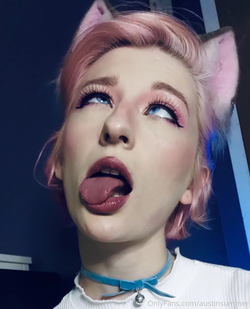Meow someone come pat this little kitty part 1 