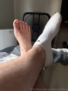 Damn i miss you boys worshipping my feet after a long day at work part 1