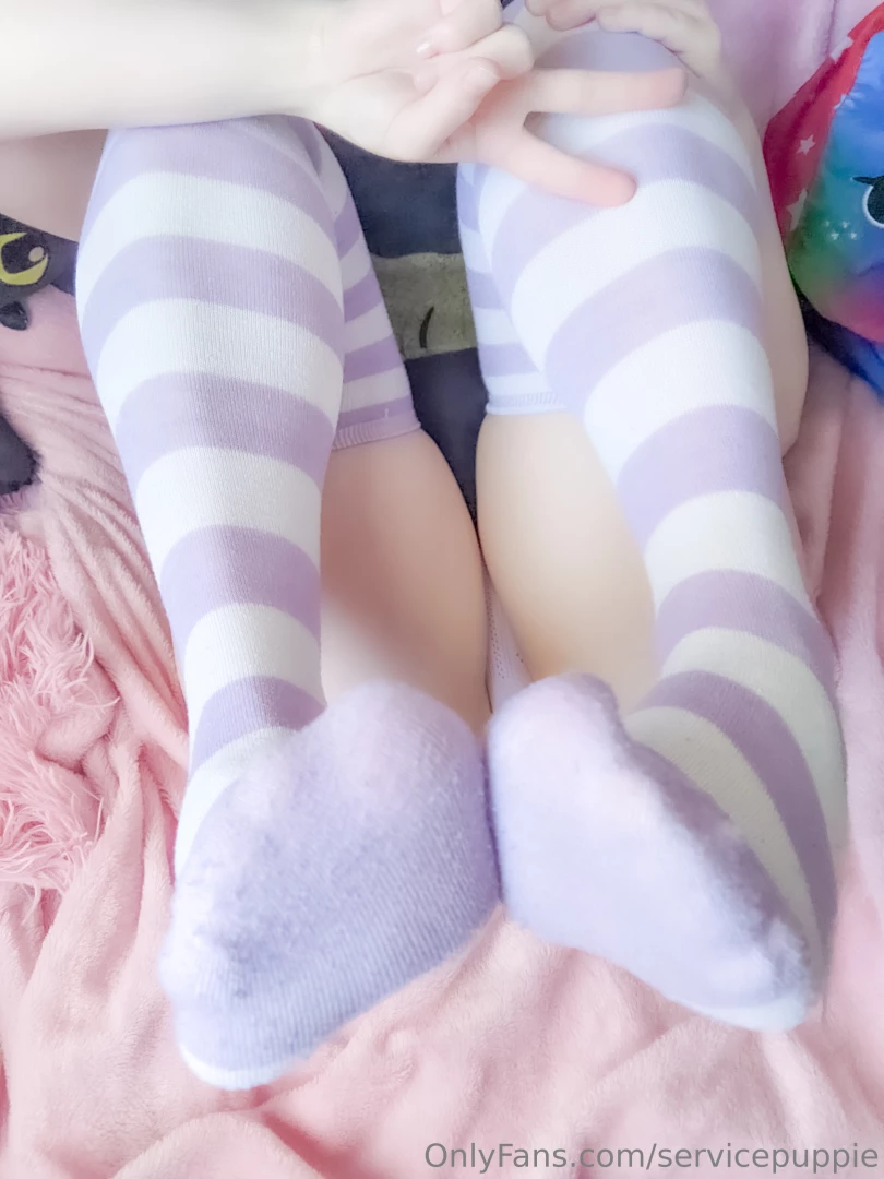 Look at my feets and camel toe 3 part 2 