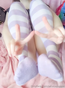 Look at my feets and camel toe 3 part 5