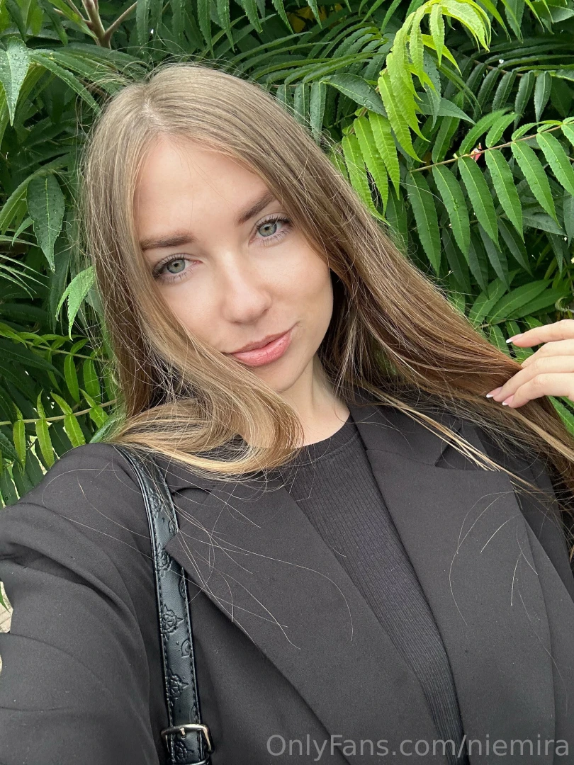 Sometimes i look like a business lady not a hot sexy girl do you like 