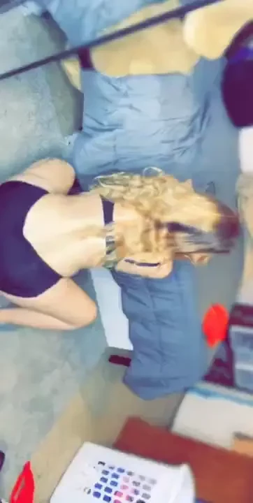 Lemme twerk on ya dick 
