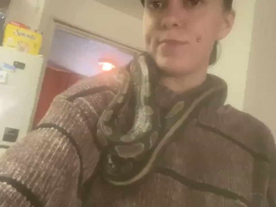 My lil bb says hello 