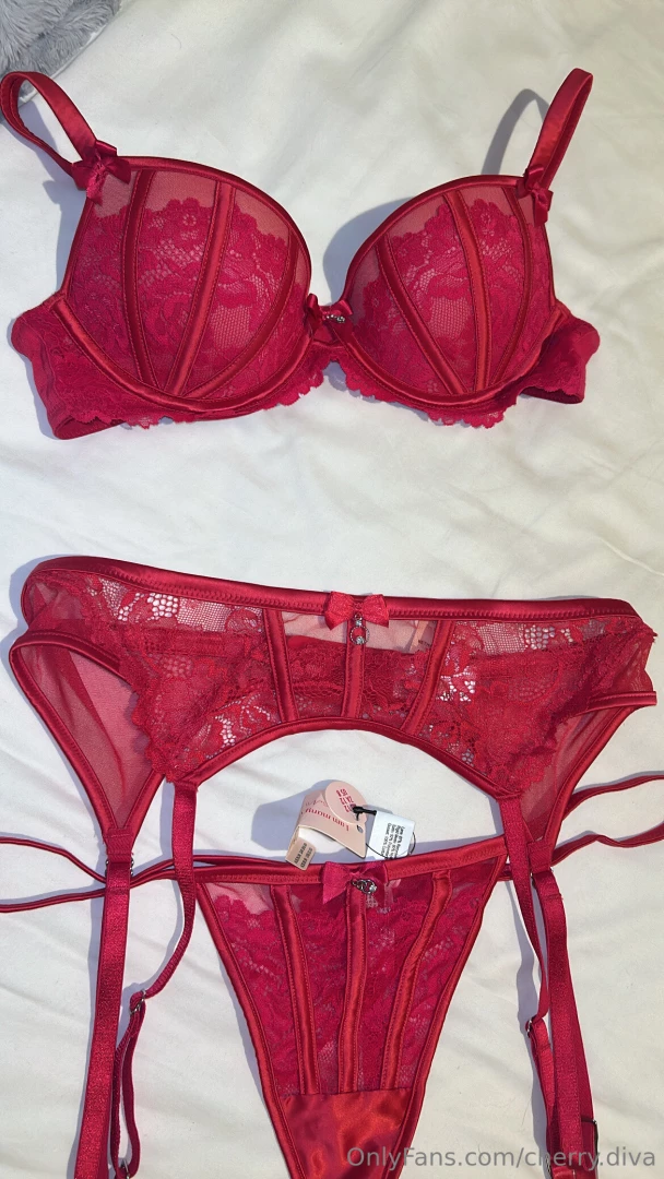 Bought a new set for valentine s day who do you think i m going to 
