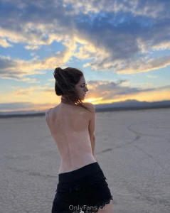 I kept it cute here i keep it wild there presleydawson