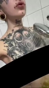 Sabberli na wie sehr macht dich das an wenn ich meine t towierten amp